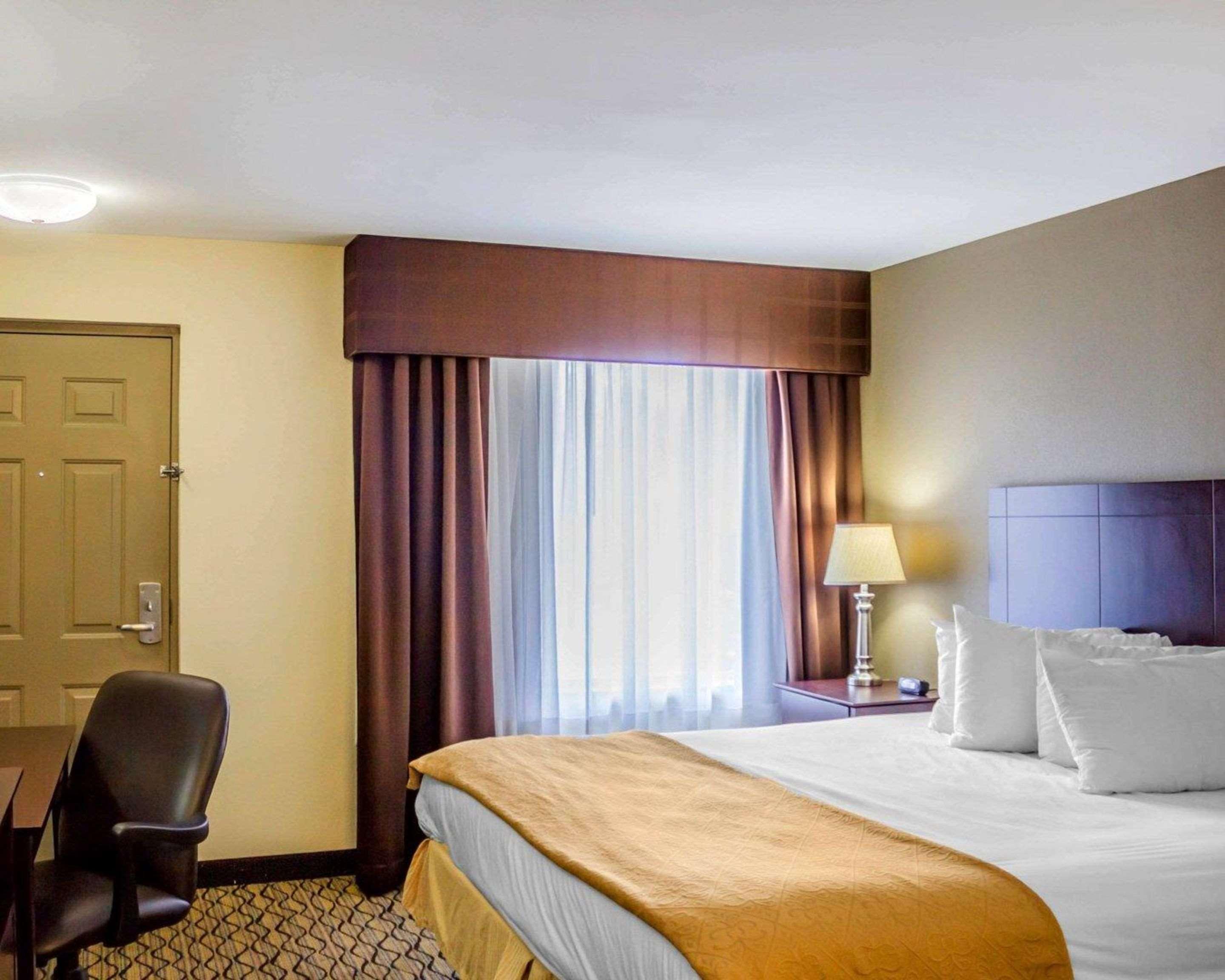 Quality Inn Waterbury Exterior foto